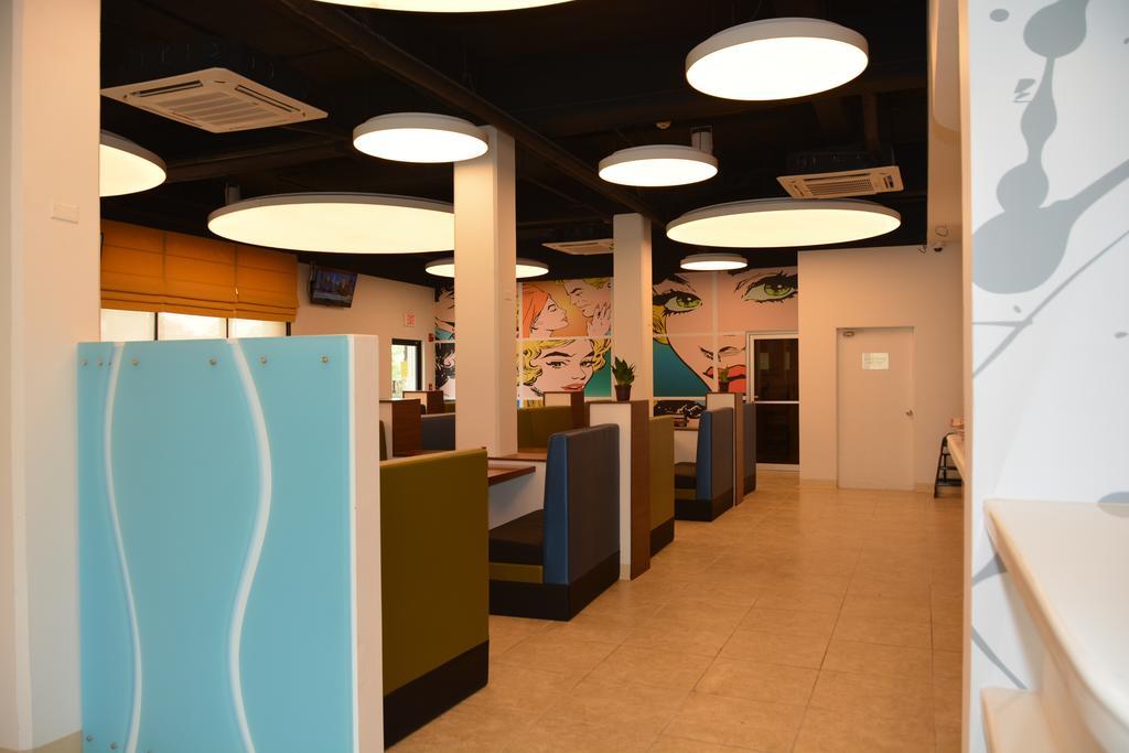 Century Hotel Garapan Ngoại thất bức ảnh
