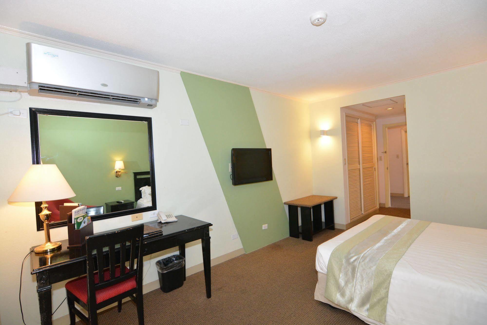 Century Hotel Garapan Ngoại thất bức ảnh