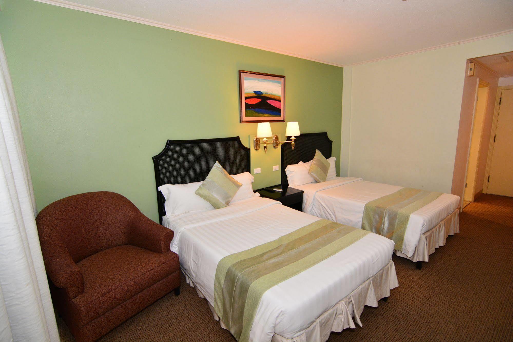Century Hotel Garapan Ngoại thất bức ảnh