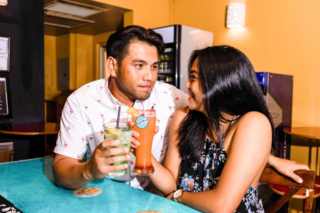 Century Hotel Garapan Ngoại thất bức ảnh